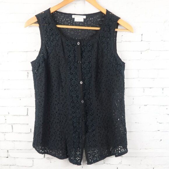 VAN HEUSEN STUDIO BLACK SLEEVELESS BUTTON DOWN FLORAL LACE TOP SIZE SMALL PETITE - Picture 1 of 7